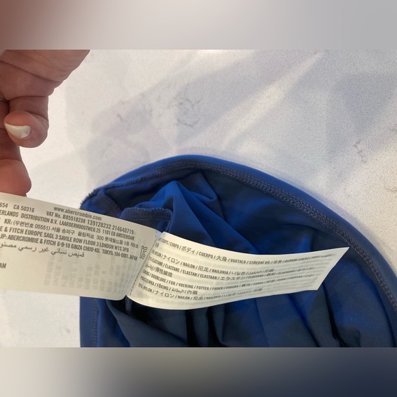 Abercrombie and Finch Soft Matte Seamless Tuckable Long-Sleeve Tee Blue Med - Picture 6 of 7